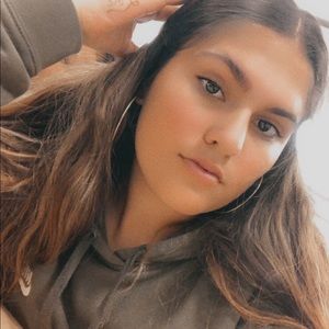 Meet your Posher, Marisa